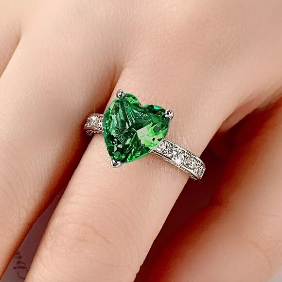925 Sterling Silver Emerald Diamond Heart Ring - Picture 3 of 4